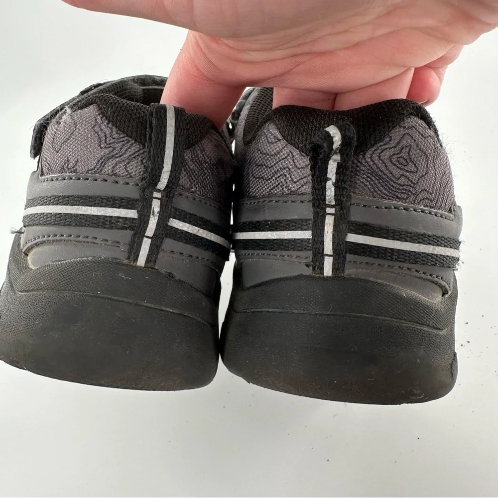 Keen boys boots size 10 outdoor reflective gray walking hiking gorpcore